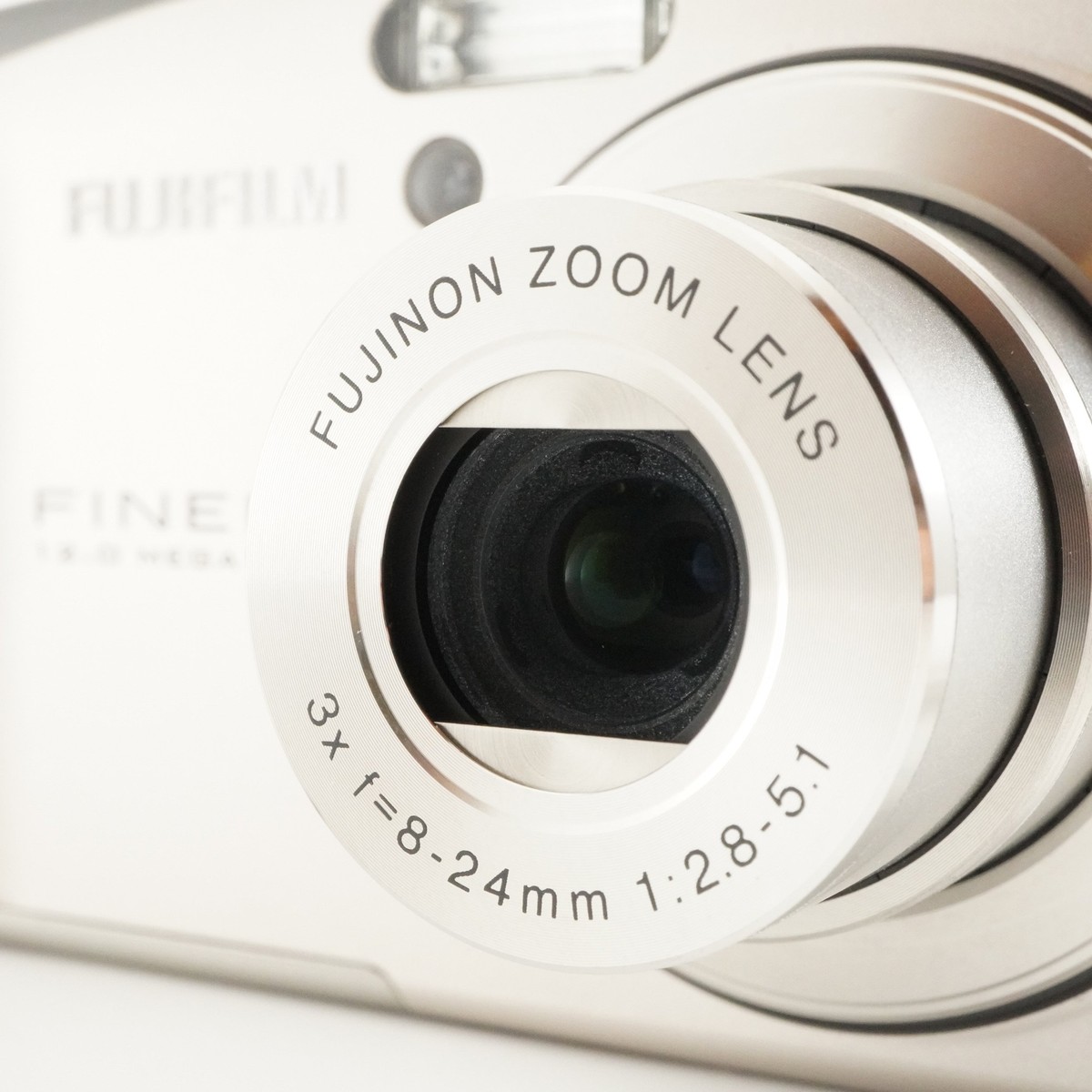 富士フイルム - FUJI FILM FinePix F FINEPIX F60FD SILVER FUJIFILM FINEPIX F60fd Silver In Box With 4GB SDHC Card from