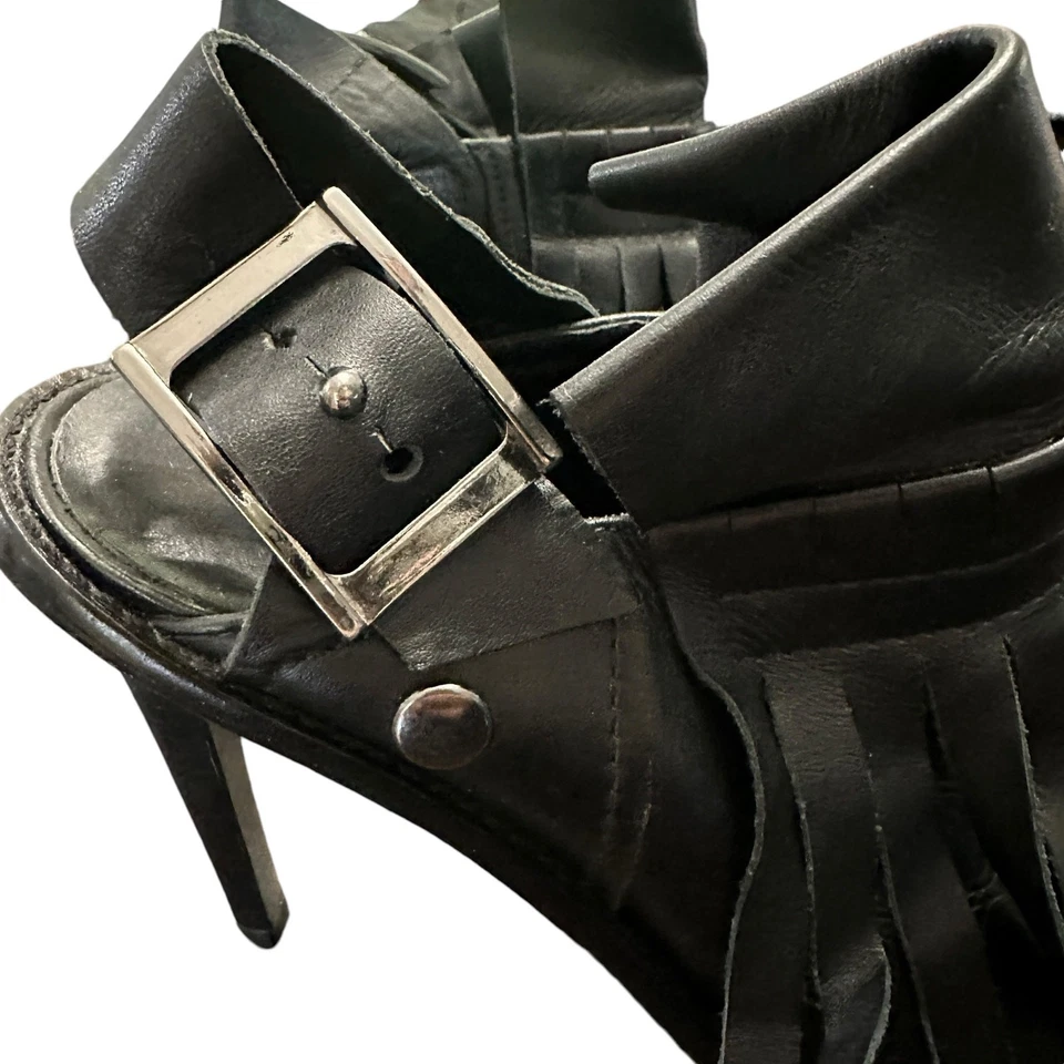 Botas salto agulha Tibi York couro preto com franjas tamanho 7,5 - Imagem 4 de 4