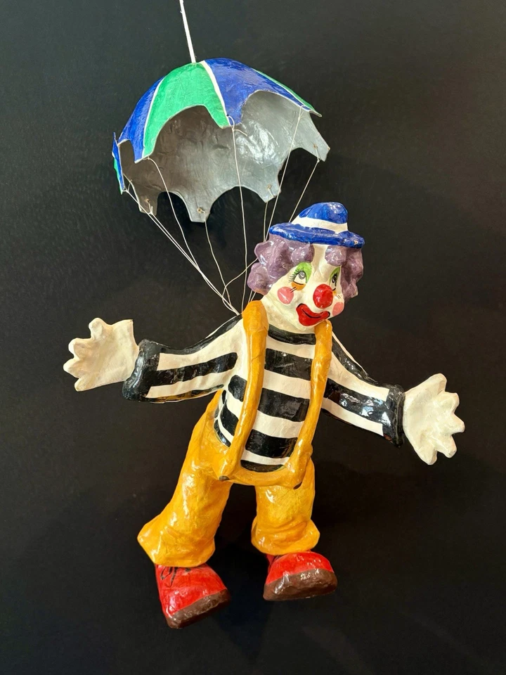 Par de payasos mexicanos vintage de papel maché: paracaídas colgante y cubo Foto 4 de 4