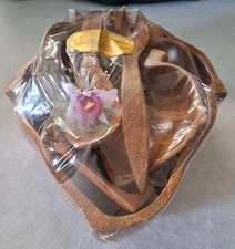 New Vtg Monkey Pod Wood 4-piece salad bowl set with serving tongs