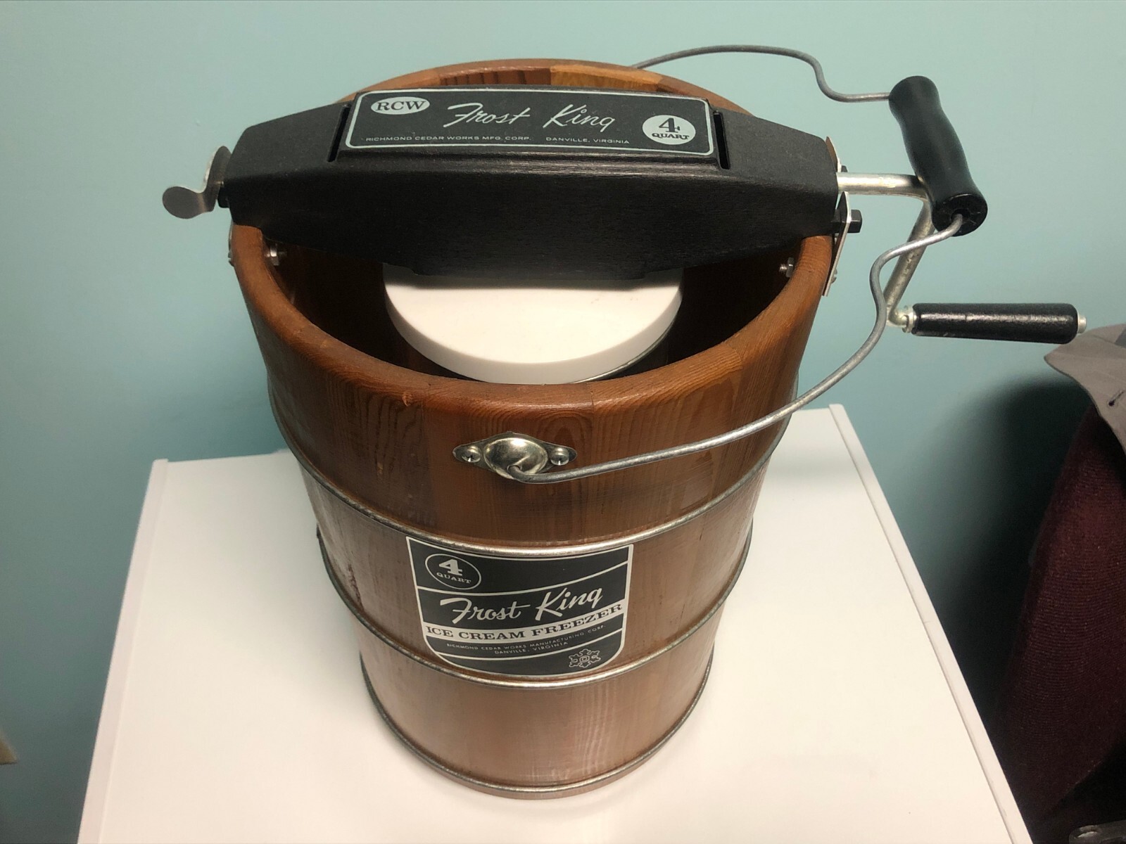 NEW AND VINTAGE FROST KING ICE CREAM FREEZER WOODEN HAND CRANKED FRENCH MANUAL eBay