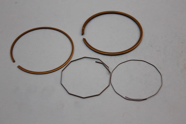 Anillos de pistón Yamaha DT2 DT3 250,75 PARTE # 311-11610-30-00 NUEVO DE STOCK Foto 2 de 4