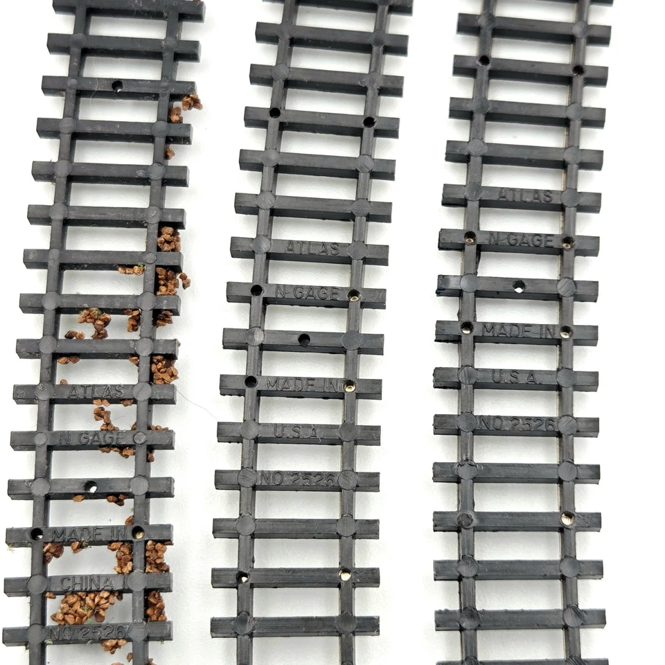 Lot of 24 Atlas N Gauge 2526 19" Radius Curve Nickel Silver Snap Track Code 80 - Image 4 of 4