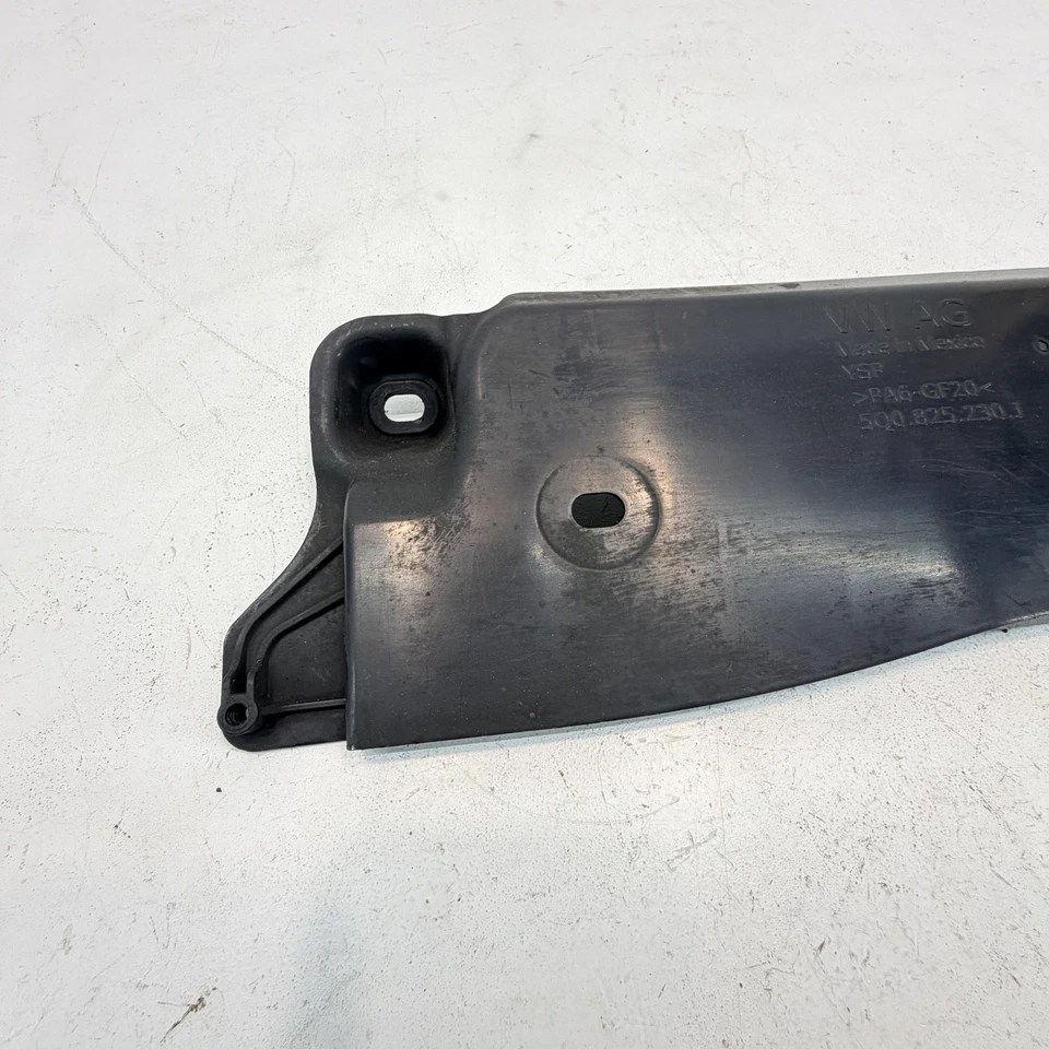 VOLKSWAGEN TIGUAN 2018-24 piso del motor debajo de la carrocería protector contra salpicaduras panel de cubierta OEM Foto 2 de 4