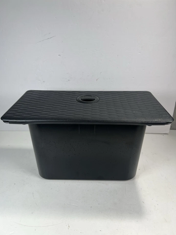 Contenedor cubby 2500 OEM 2013-2018 RAM 1500 piso trasero compartimento contenedor de almacenamiento Foto 4 de 4