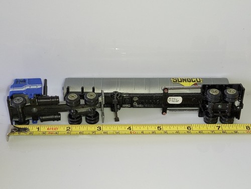 Playart Hong Kong 1:87 Scale? /Mack Cruiseliner Truck & Tanker Trailer -Sunoco - Picture 8 of 10