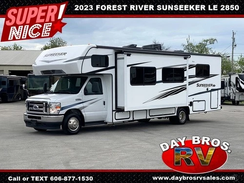 23 Forest River Sunseeker 2850SLE Ford Class A Gas Motorhome Coach Pristine RV