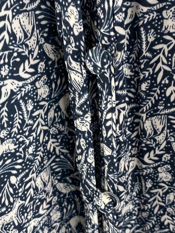 Lauren Conrad S Top Azul Branco Botão Frontal Excelente Estado Usado (W5742-L12) - Imagem 4 de 4