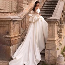 Off the Shoulder Ball Gown Wedding Dresses with Big Bow Vintage Backless