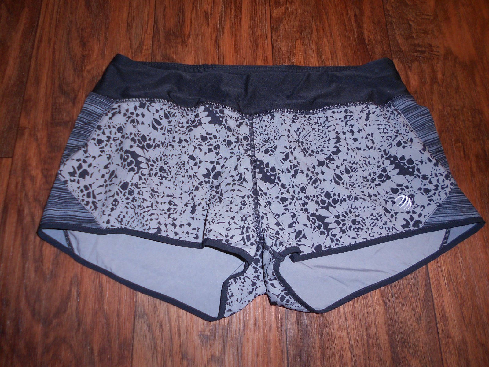 MPG womens shorts size M medium athletic running MINT cond