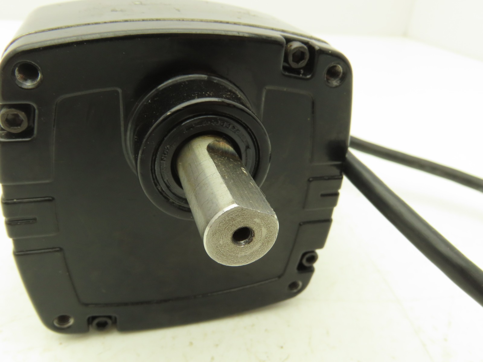 Bodine Electric 24A2BEPM-D5 Inline DC Gearmotor 300:1 Ratio 1/29Hp 8.3rpm 130VDC