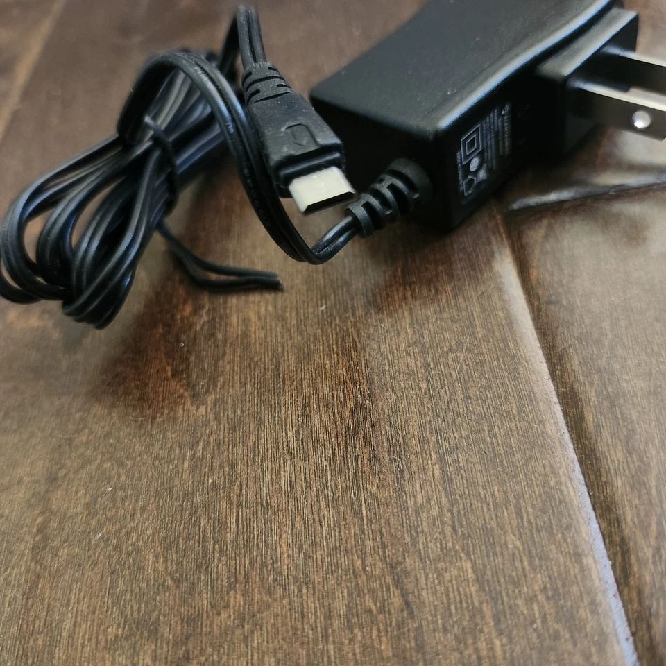 Plantronics  Switching Adapter SSA-5W-05 US 050018F - Image 2 of 4