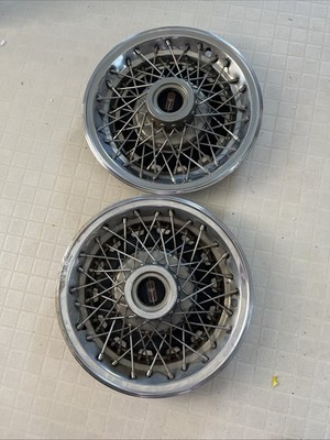 1980-1982 Oldsmobile Cutlass Wire Spoke Hubcap Wheel Cover (2)