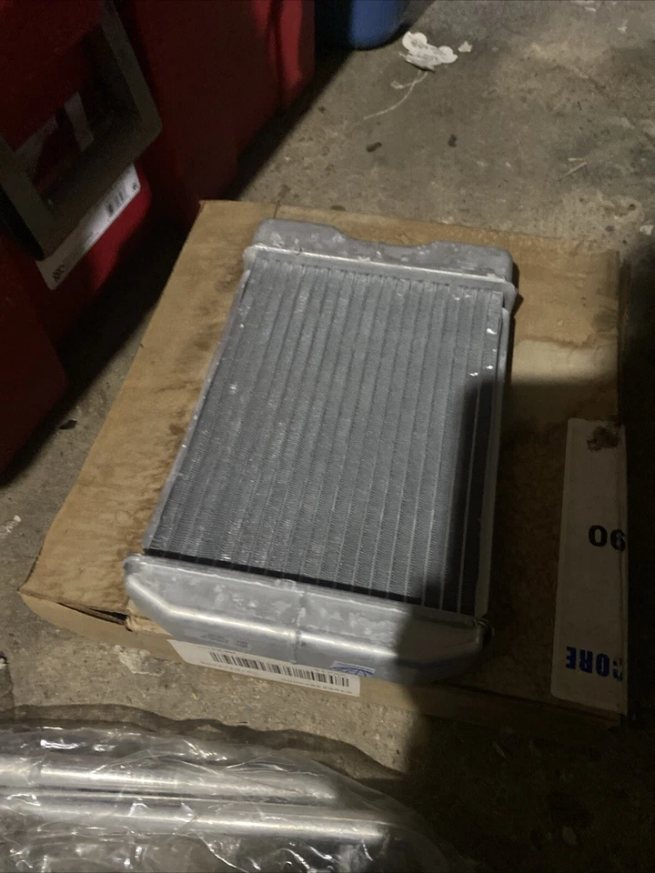 Nuevo de Lote Antiguo Napa Heater Core 88-01 Chevy Lumina Buick Regal Oldsmobile Cutlass 6603390 Foto 3 de 4
