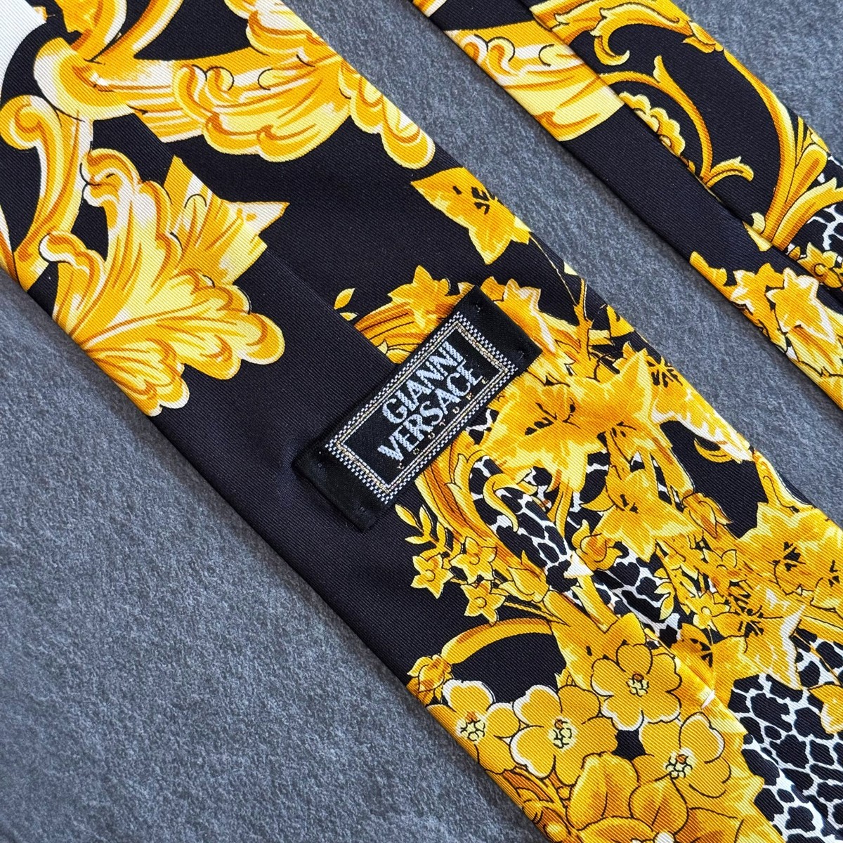 GIANNI VERSACE COUTURE silk tie Animal Baroque & Ivy print from S