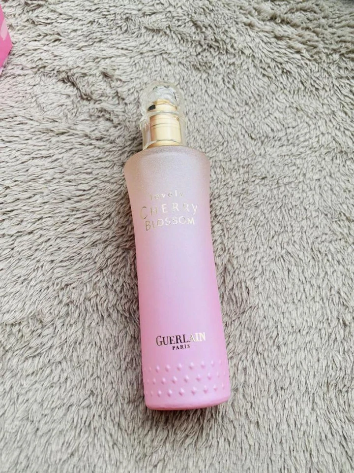 GUERLAIN LOVELY CHERRY BLOSSOM Eau de Toilette 35ml 1,2 oz DESCONTINUADO NOVO NA CAIXA - Imagem 2 de 4