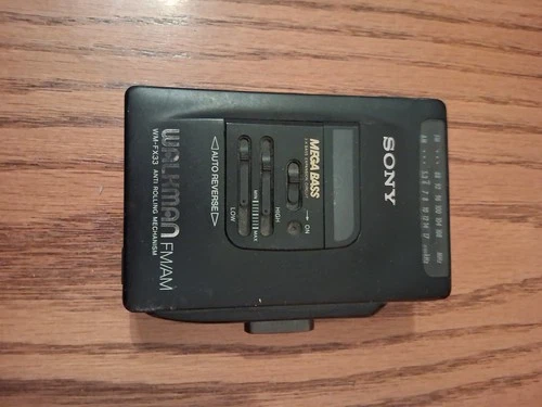 Sony Walkman WM-FX33 Vintage Radio Cassette Player Tested