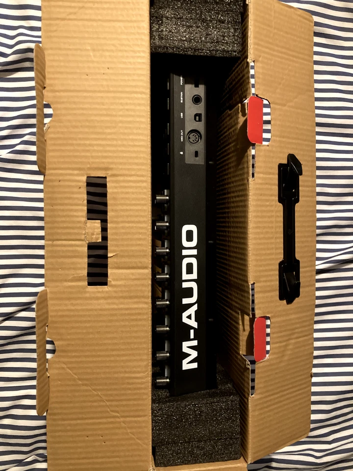 M-Audio Oxygen Pro 25 USB MIDI Keyboard Controller — RRP 145.99 - Image 2 of 4