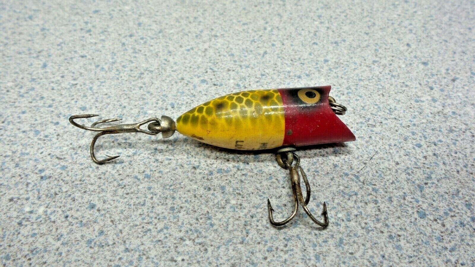 VINTAGE ANTIQUE FISHING LURE GREAT COLORS HEDDON TINY LUCKY 13