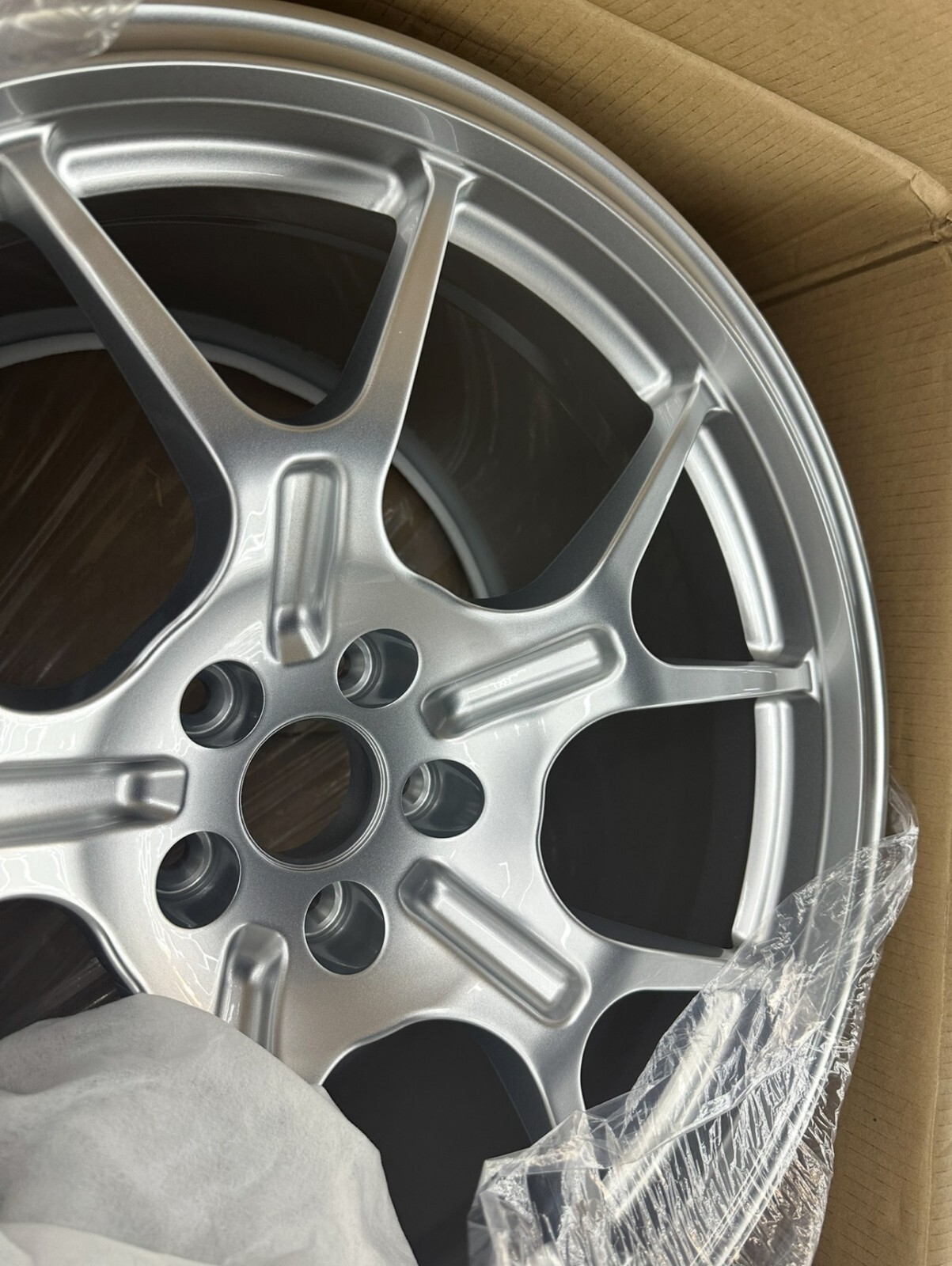 19 and 20 FORD GT  WHEELS FORD GT SUPERCAR- NEW SILVER (4) BBS 2005 2006