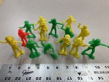 Vintage Lot of 14 Plastic Western Cowboys  Indians Toy Figures
