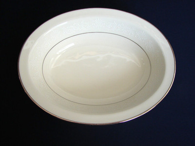 Noritake MARSEILLE 10'' Oval Vegetable Bowl White on Cream Platinum Silver Trim