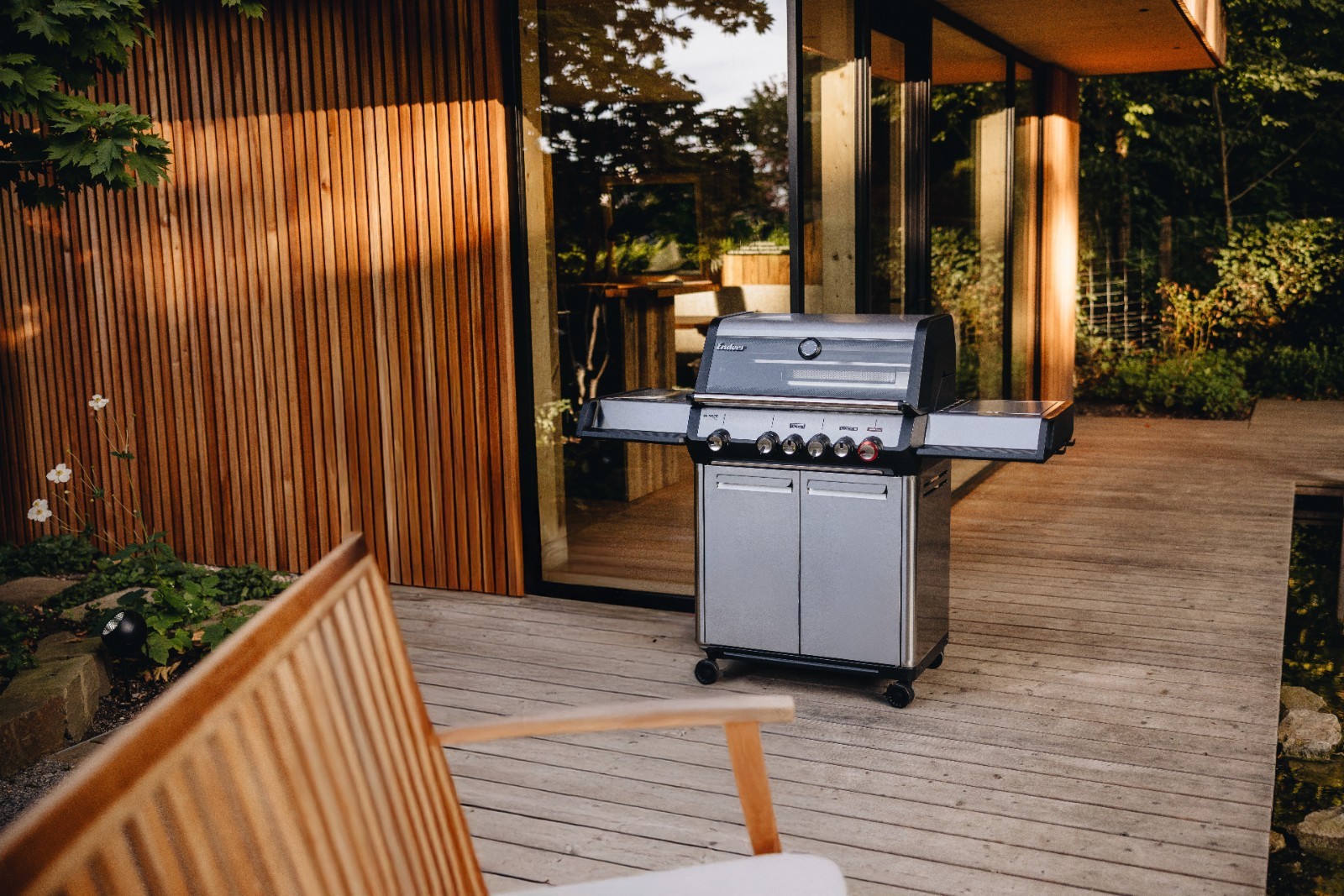 Enders Monroe Pro 4 SIKR Turbo Gasgrill 800°C Backburner Seitenkocher Edelstahl
