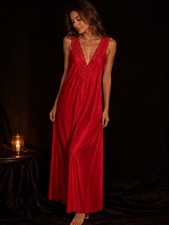 Vintage Statement Red Dixie Belle Nightgown Gown in a size Small 32-34