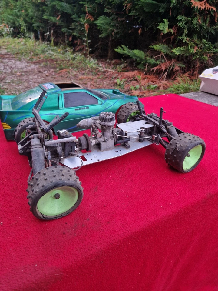 VOITURE THERMIQUE RC VINTAGE KYOSHO RS 200 ? EN L ETAT - Photo 3/4