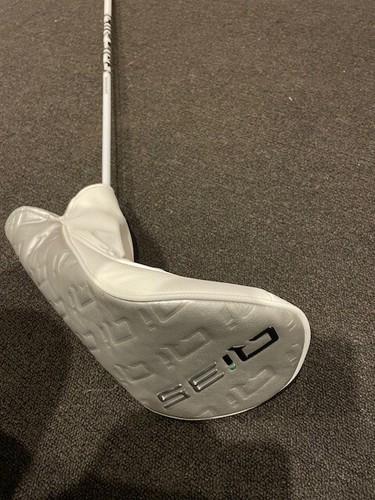 2025 TaylorMade LADIES Qi35 MAX LITE 12 Degree Driver - Fujikura AirSpeeder 40 - Picture 2 of 3