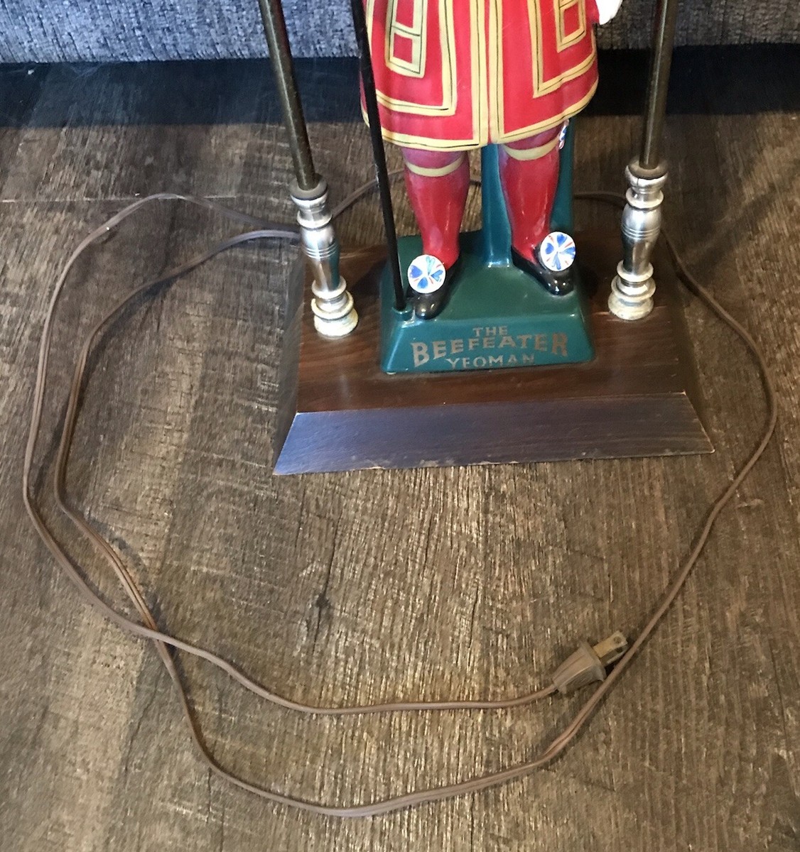 1970’s ビーフイーター　ジン　ストアディスプレイ　看板　アドバタイジング Vintage Beefeater Gin Advertising Bar Store Display Table