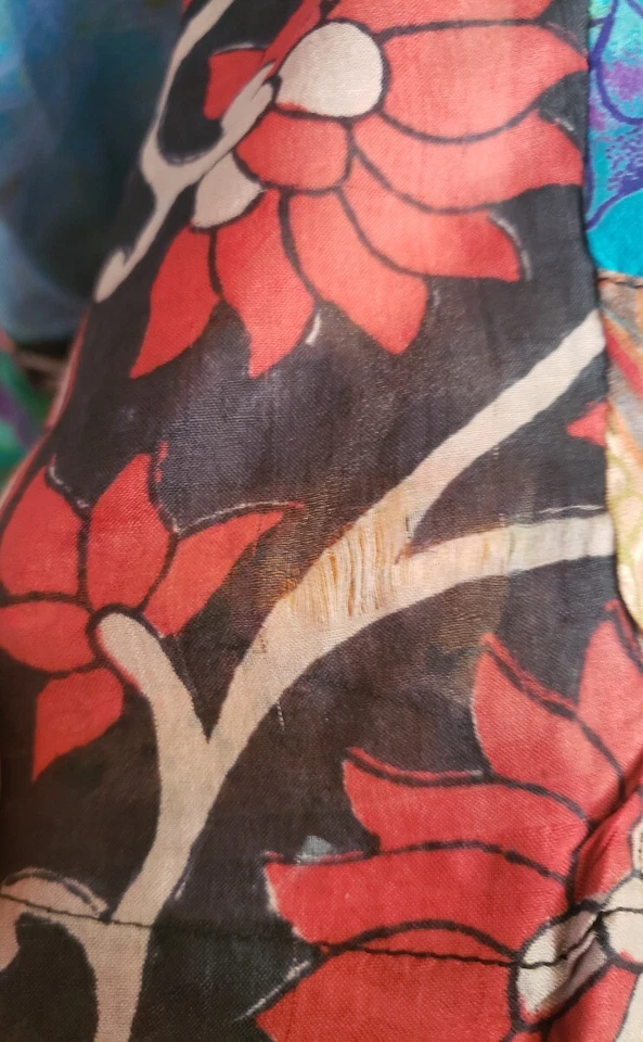 Pantalones Cortos Sacred Threads Nuevos con Etiquetas De Colección Usables Arte Seda Retazos S/M (U3) Foto 2 de 3