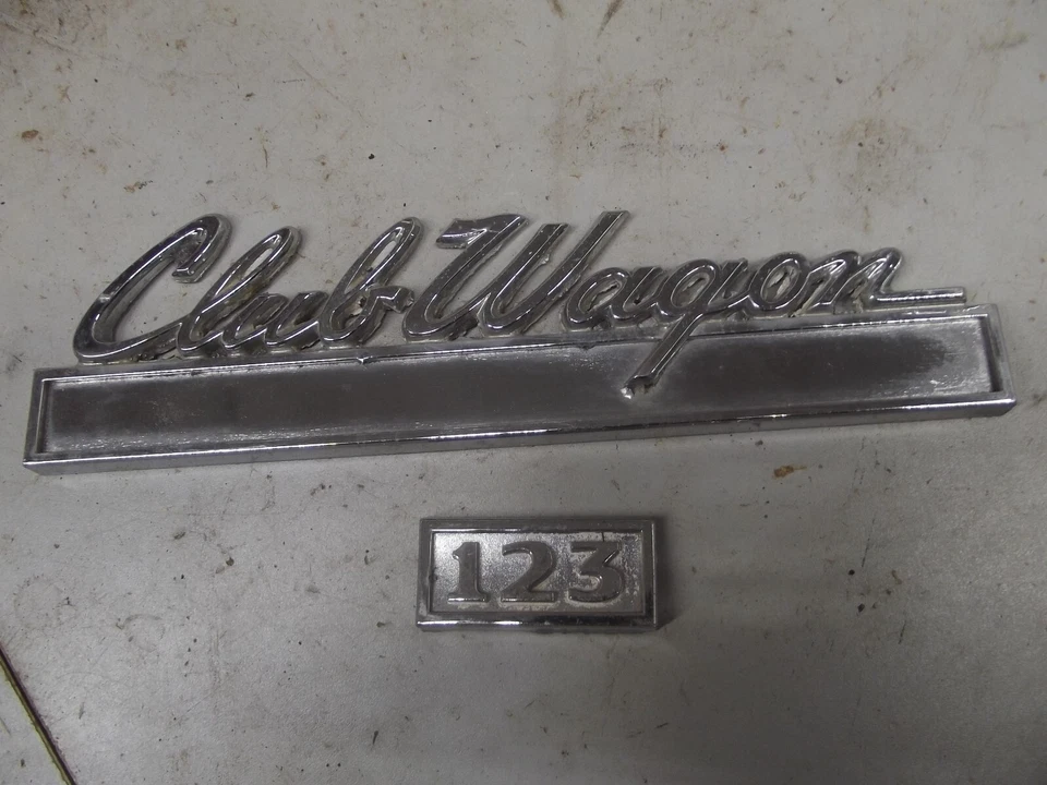 1968 69 70 71 72 73 74 Ford Econoline van E100 E200 CLUB WAGON EMBLEMA ACABAMENTO - Imagem 3 de 4