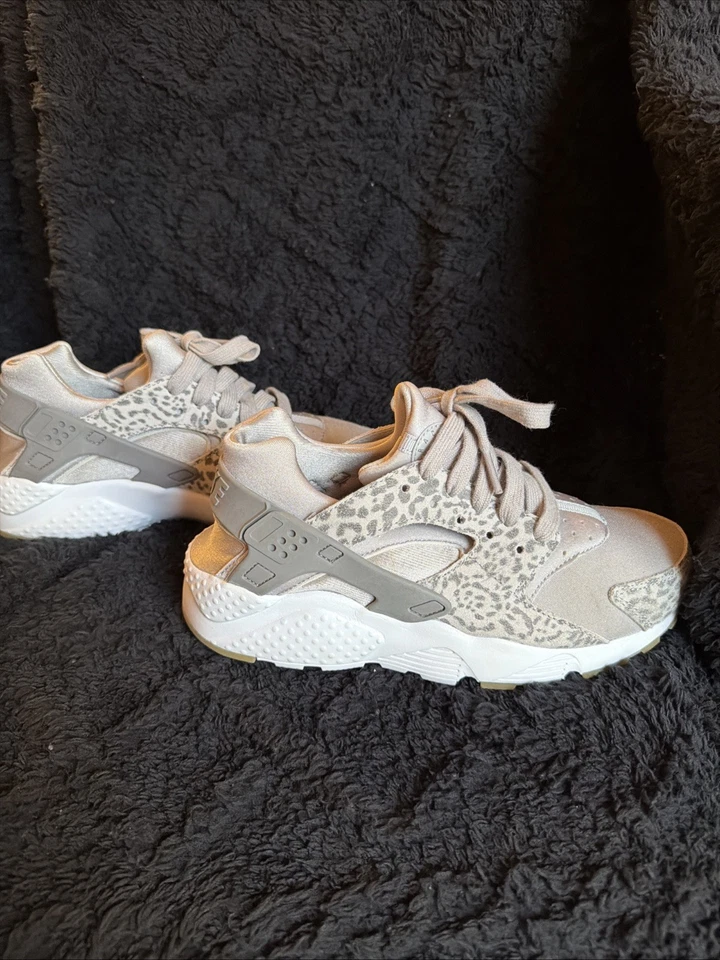 Nike Air Huarache Run SE серый леопард 6Y/7,5 Вт - Изображение 4 из 4