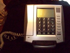 INNOVAGE LANDLINE PUSH BUTTON DESK TELEPHONE WITH LIGHT HANDS FREE