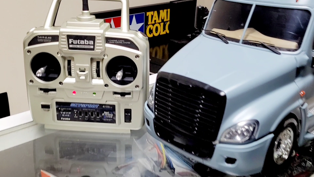 Built Tamiya R/C 1/14 Cascadia Freightliner + MFC-03 LED Sound