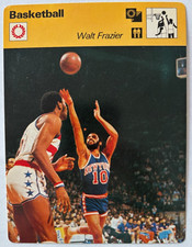 WALT FRAZIER 1977 Sportscaster Card #07-13 NEW YORK KNICKS