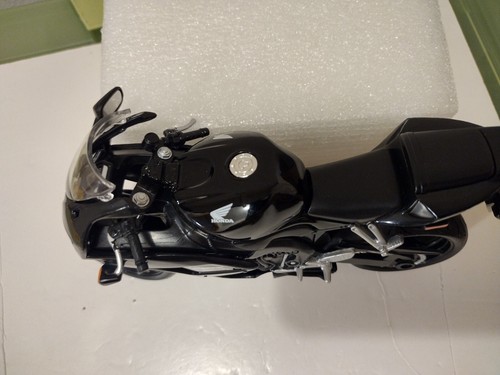 Maisto Honda Motorcycle Lot x4 CBR CRF 1/18 - Picture 10 of 14