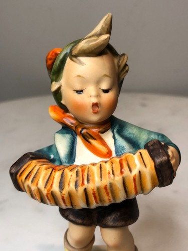 Hummel Goebel W Germany Figurine "Accordion Boy" #185 TMK-3, 5-1/4" - Picture 3 of 9