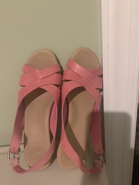 Lotto di 2 sandali donna UGG con zeppa taglia 7 5