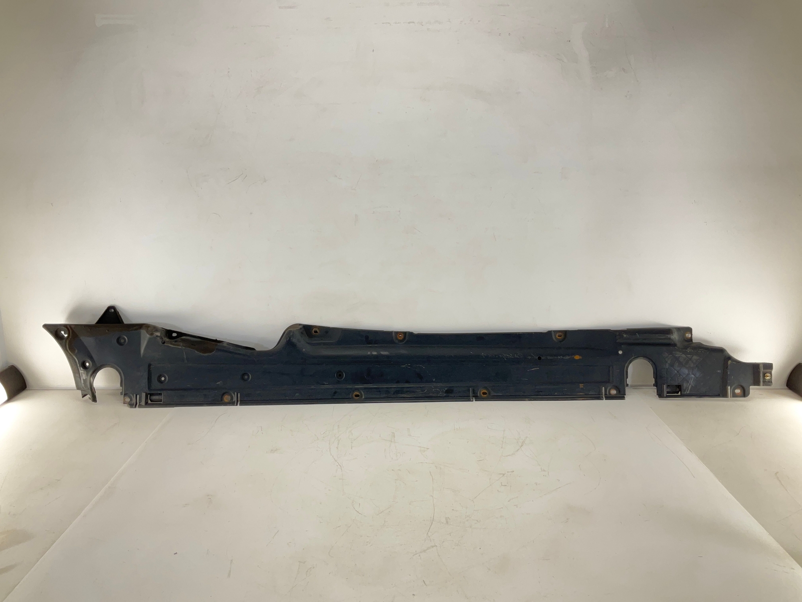 11-18 PORSCHE Cayenne Right-Passenger Underbody Splash Shield Guard
