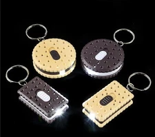 WHOLESALE LOT OF 100 COOKIE  FLASHLIGHT LED KEY CHAINS BATTERIES INCLUDED, HOT! 