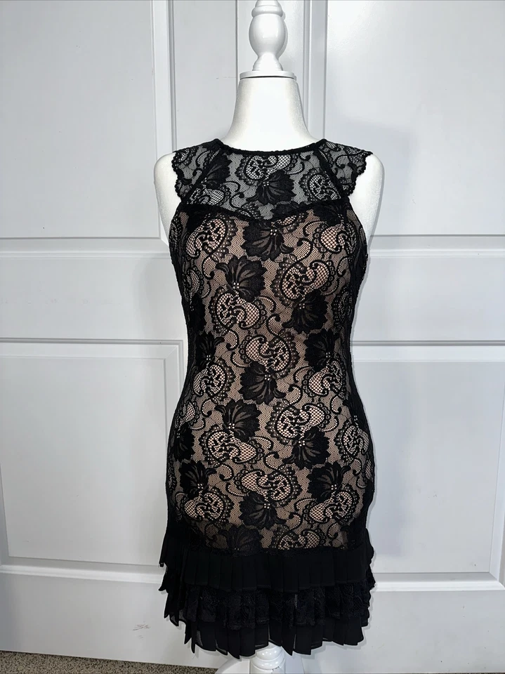 Vestido para mujer Kensie negro plisado con volantes dobladillo línea A $130 talla 6 Foto 3 de 4