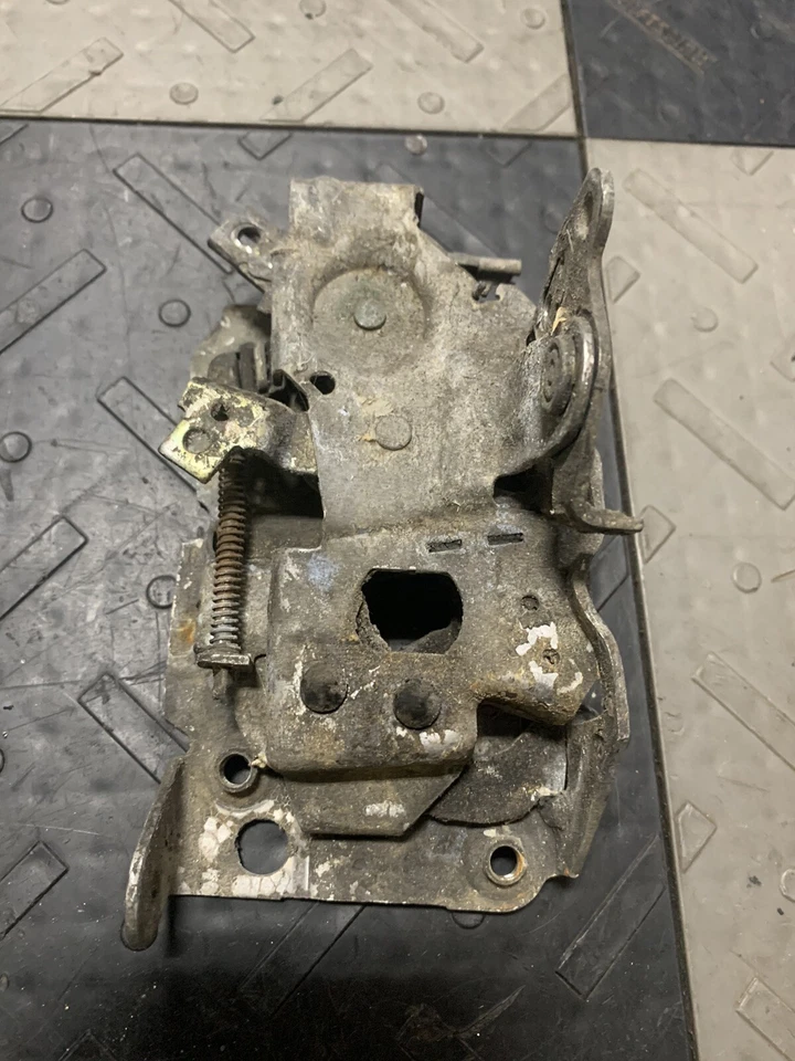 1978-1987 Grand National Regal T-Type GNX DOOR LATCH  STRIKER RH Passenger GM - Image 2 of 2