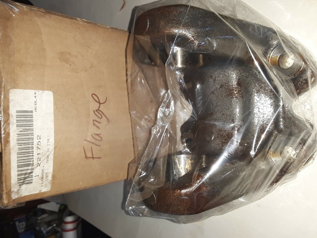 Flanges Spicer Bell Equipment 4206D #s 221752 - 191017 Flanges Spicer Bell Equipment 4206D #s 221752 - 191017