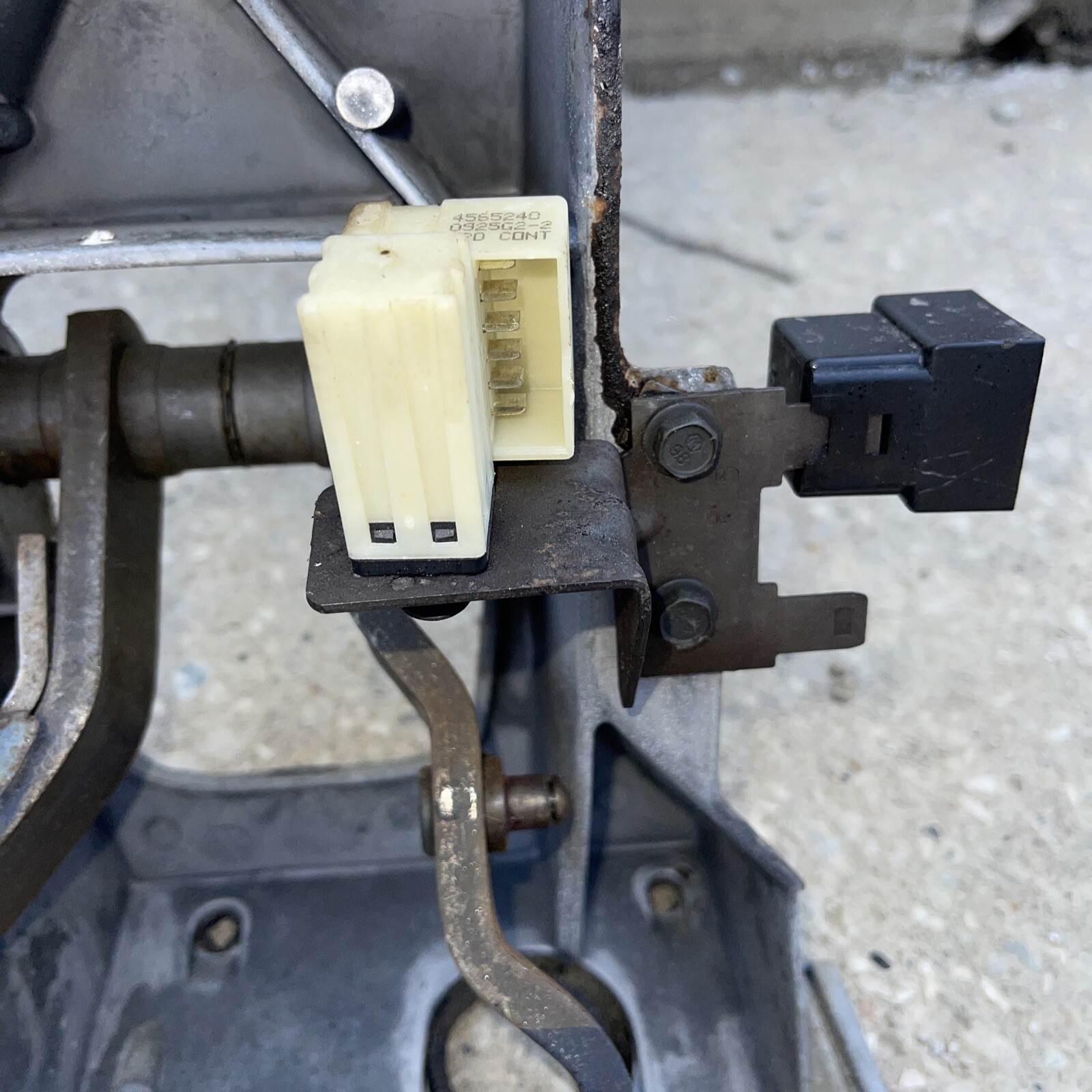 9497 Dodge Ram 1500 2500 NV3500 NV4500 CLUTCH BRAKE GAS PEDAL ASSEMBLY