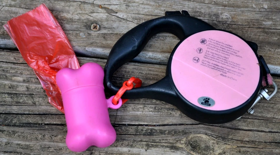 Cinta retráctil Top Paw correa rosa mediana -- Excelente Foto 4 de 4