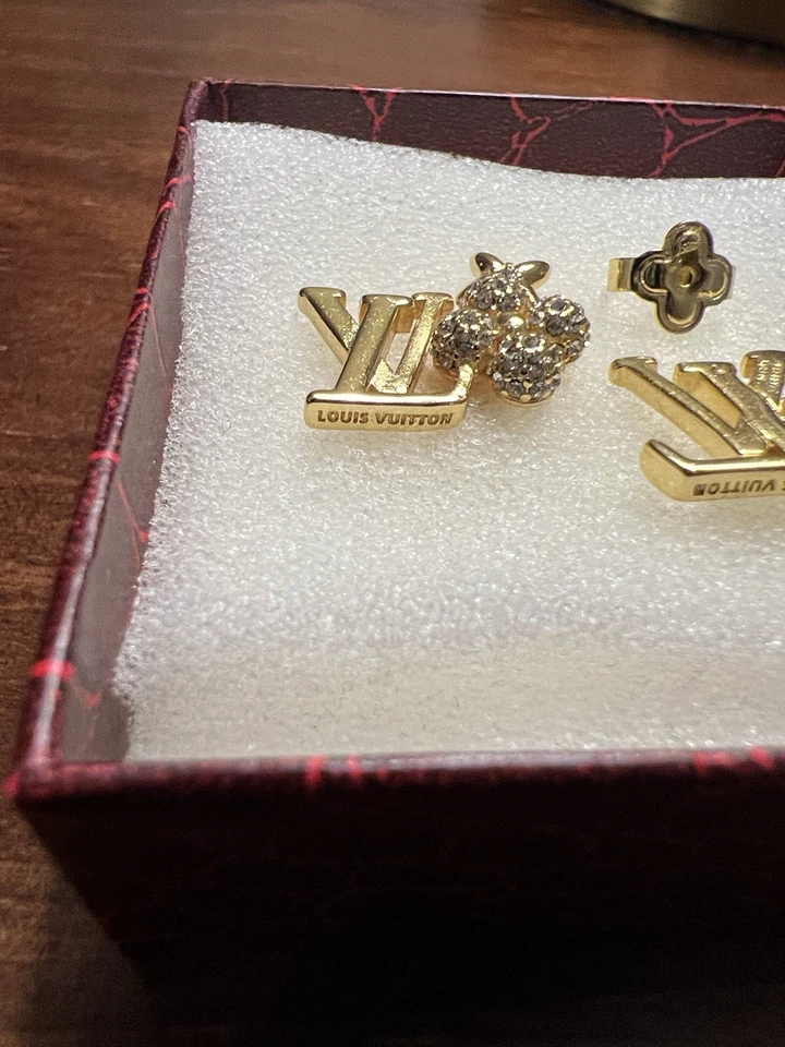 Louis Vuitton Gold Monogram LV & Crystal Accent Flower Stud Earrings - Image 3 of 4