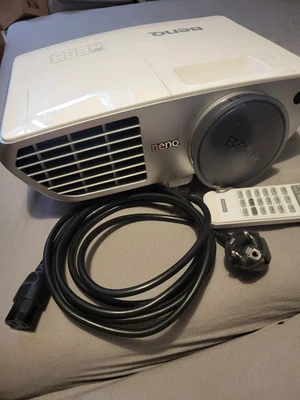 Benq W1060 3D BrilliantColor FullHD DLP Beamer - Lampe nagelneu - Bild 1 von 4