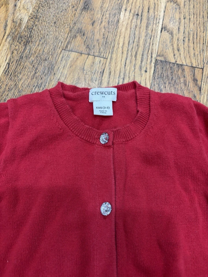 Cárdigan rojo Crewcuts con botones joya XXS 2-3 niño pequeño  Foto 2 de 4